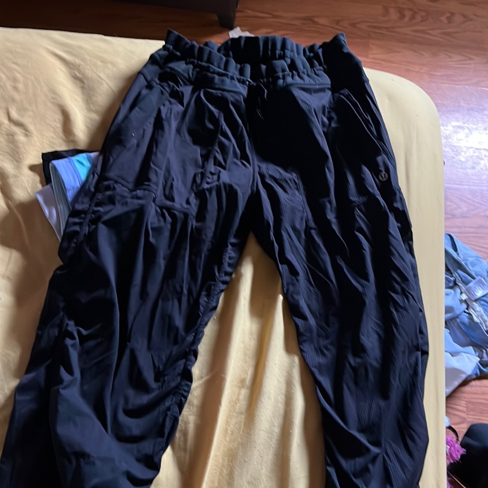 Size 10 full length lulu Lemon studio pants. Unlined